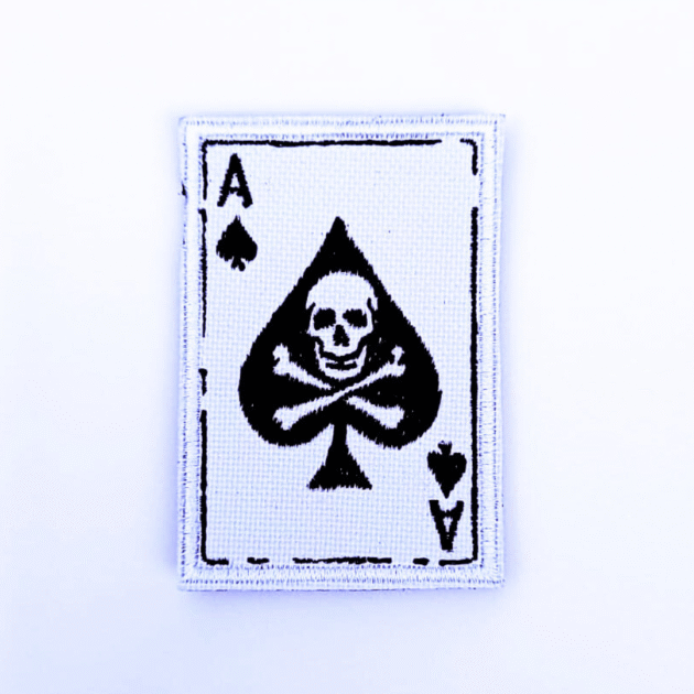 PATCH BORDADO CARTA 5,5 X 8 CM